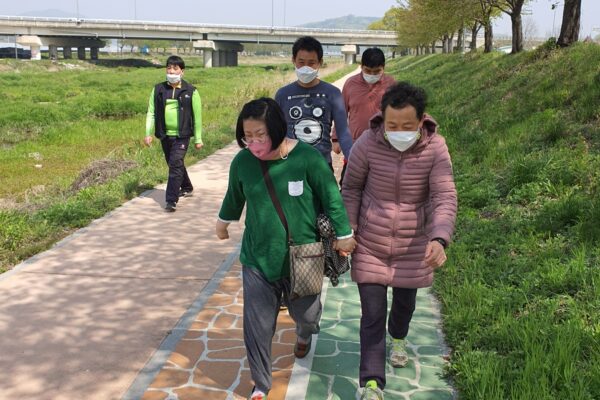 산책다녀왔습니다