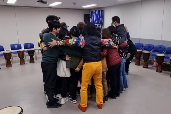 소리로 감싸 안은 큰 위로의 순간 “헬스&웰리스 드럼써클”