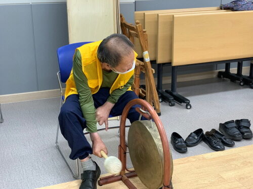 풍물교실을 진행하였습니다.