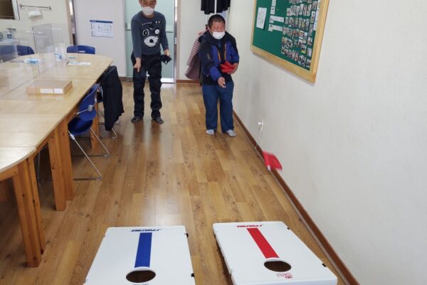 주간보호센터 신체활동 프로그램(고홀게임) 진행