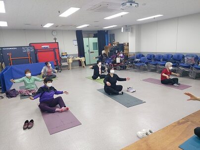 건강체조 프로그램 진행하였습니다.