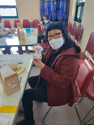 멍냥이 석고 컬러링 프로그램 진행하였습니다.