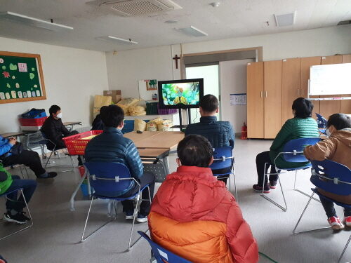 일감 영화관람 진행