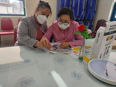 보석십자수 프로그램 진행하였습니다.