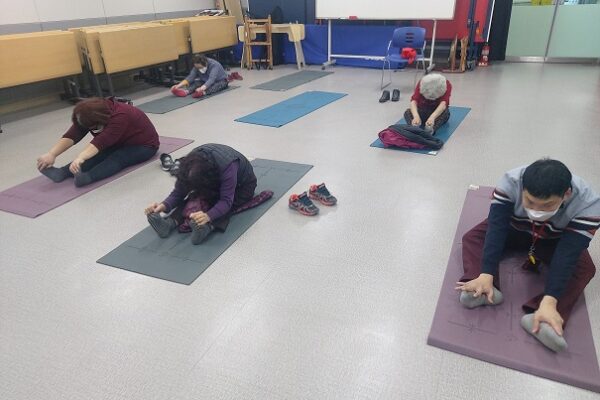 여가지원팀 스트레칭 프로그램 진행하였습니다.