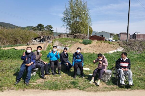 주간보호센터 산책 다녀왔습니다!