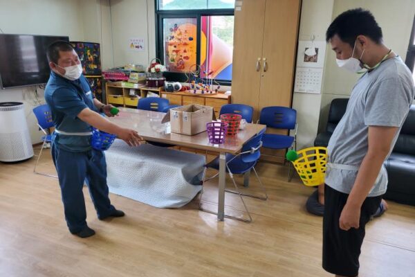 주간보호센터 키드짐 바스킷으로 골을 넣어보아요!!!!