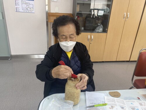 여성장애인교육지원사업 키트 프로그램 진행 (버섯키우기- 새송이 버섯)