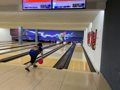 볼링 프로그램을 진행하였습니다.