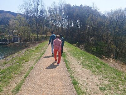 산책프로그램 진행하였습니다.