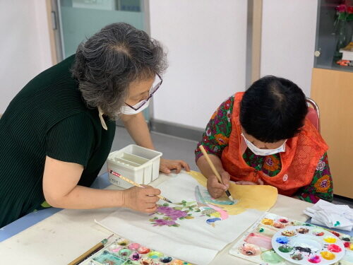 여성장애인교육지원사업 민화 프로그램을 진행했습니다.