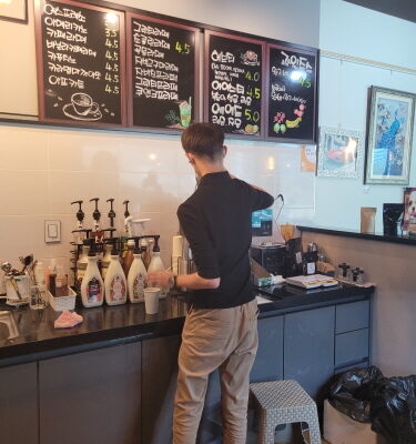 일감반을 이용하다  취업한 훈련생 신oo 사후지도 진행