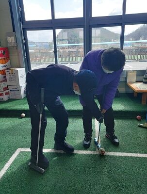 게이트볼 프로그램 진행하였습니다.