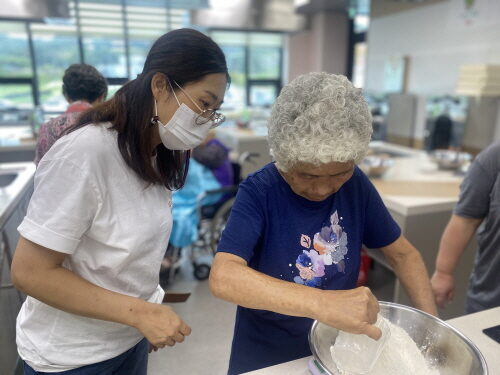 금빛평생학습관 연계 제과제빵교실 진행