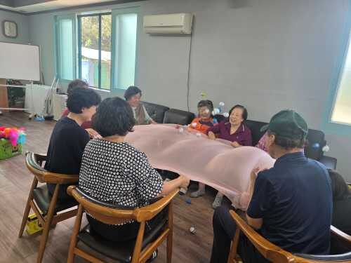 든든한 이웃 마을주민들과 음악치료를~