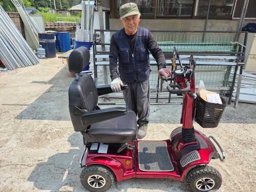 후원받은 전동휠체어는 누구에게 전달되었을까요?