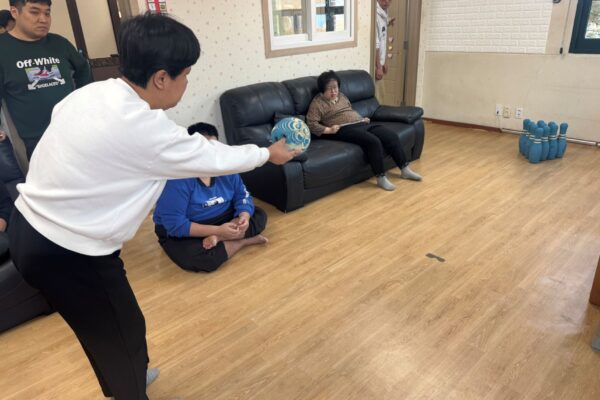 주간보호센터 실내볼링 했어요^^