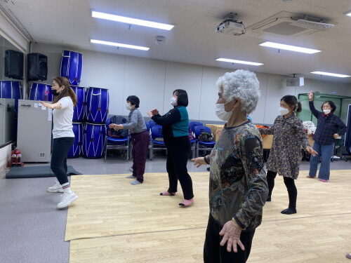 여성장애인교육지원사업 건강체조 프로그램 진행