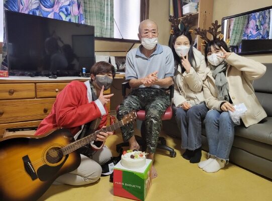 극동대학교 작업치료학과, 재가장애인 21가정에 크리스마스 선물전달