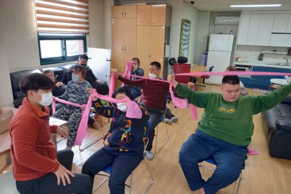 주간보호센터 세라밴드 운동 했습니다~~