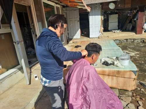 어디든 자원봉사자와 함께가는 방문이미용 서비스