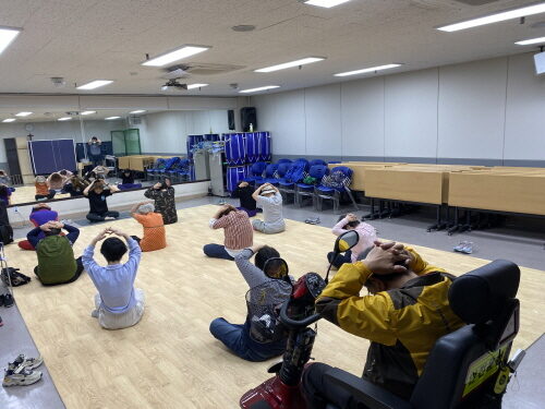 여성장애인교육지원사업 건강체조 프로그램 진행