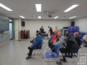 평생학습지원팀 '노래방' 프로그램 진행