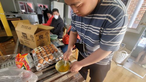 발달장애인지원팀 '따뜻한 밥한끼' 진행