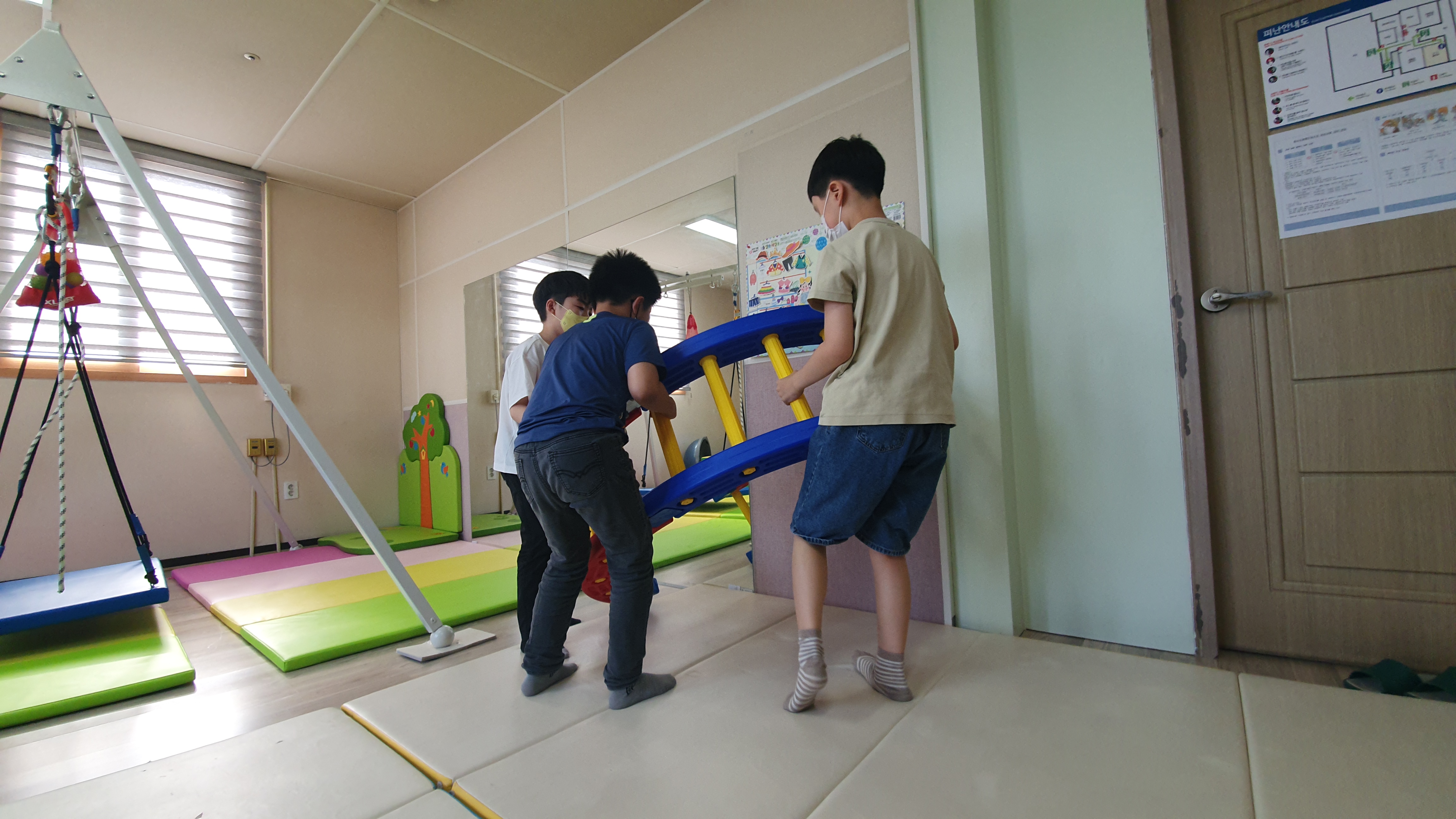 또래와의 상호작용 증진 및 사회성 발달을 위한 소그룹 프로그램 '한마음'