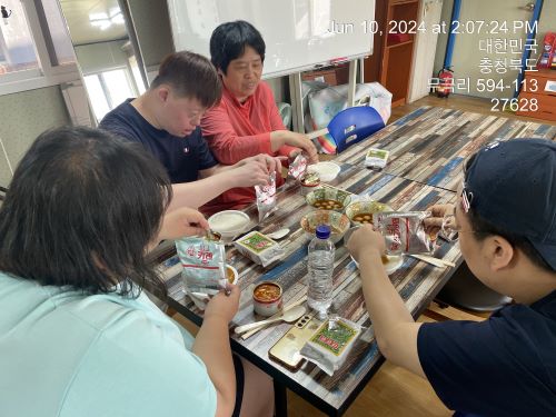 오늘의 요리는 "카레밥"